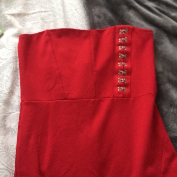 Red dress - Picture 2 of 3